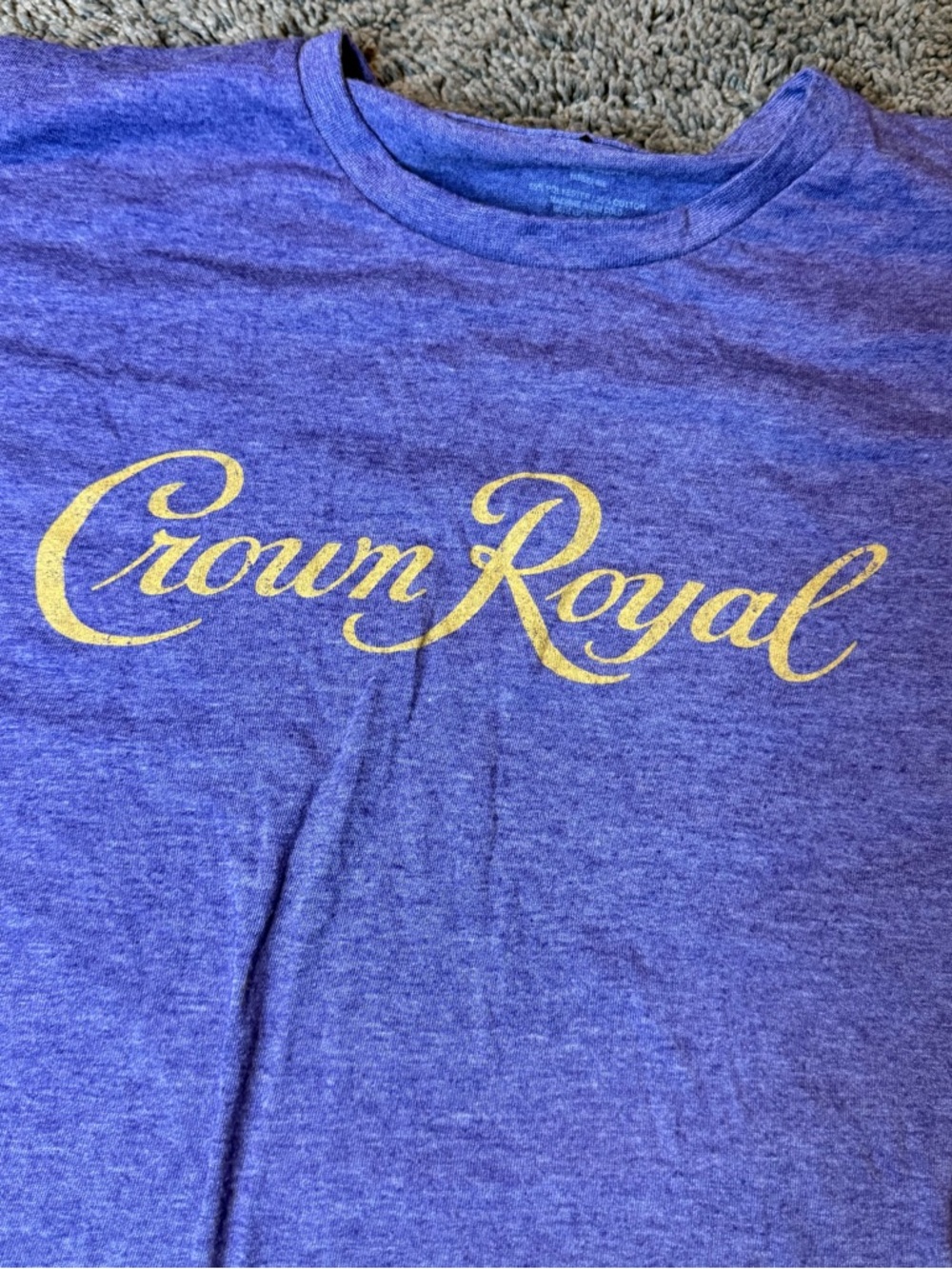 Crown Royal graphic t shirt unisex L Purple